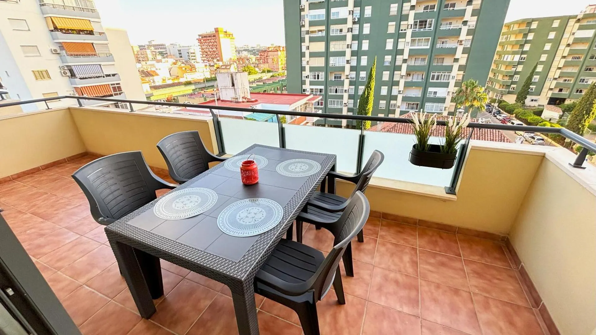 Evans Realty Bf Parking & Piscina & Terraza Fuengirola 0*,  Spain