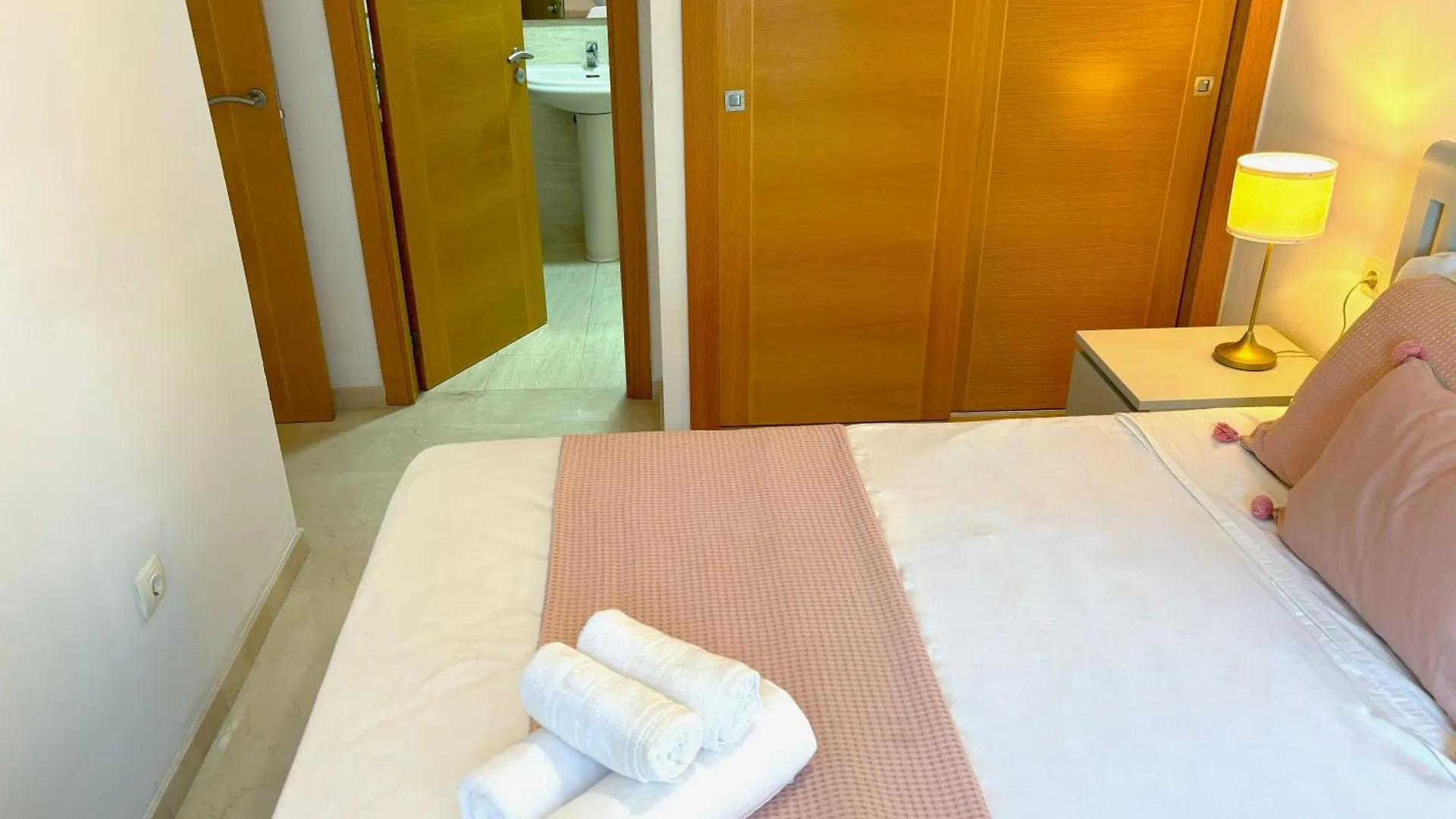 Evans Realty Bf Parking & Piscina & Terraza Fuengirola 0*,  Spain