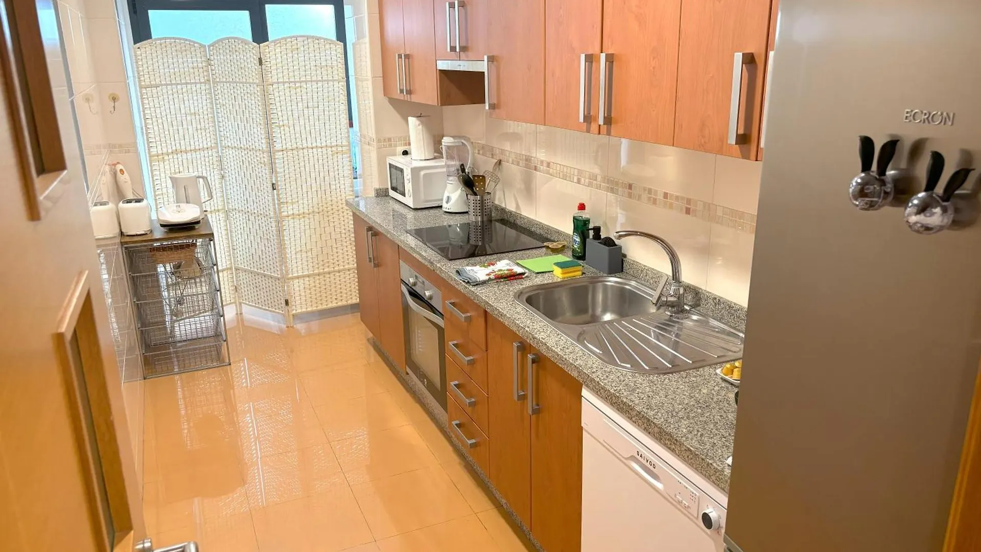 Evans Realty Bf Parking & Piscina & Terraza Fuengirola 0*,